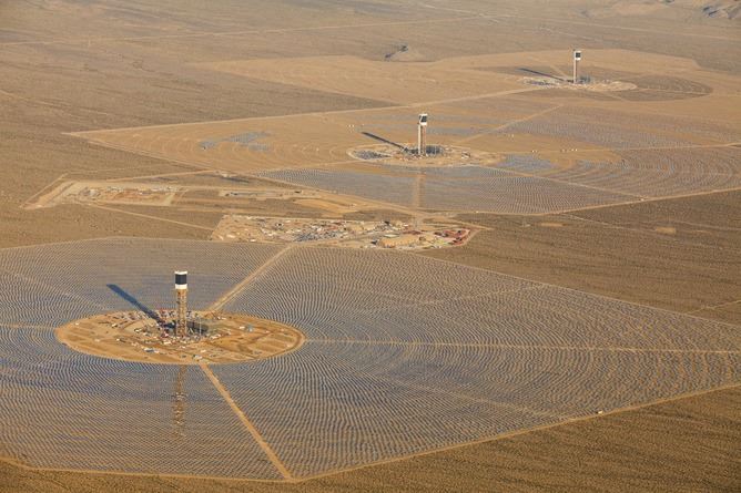 Giant Ivanpah Solar Power Plant